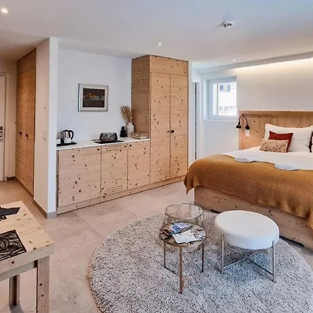 Le John's Hotel 4*