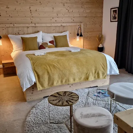 Hotel Le John's